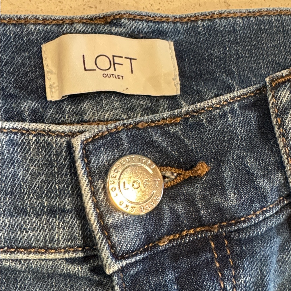 Ann Taylor Loft size 2 wide leg Jean